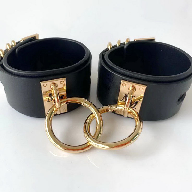 sm cuffs