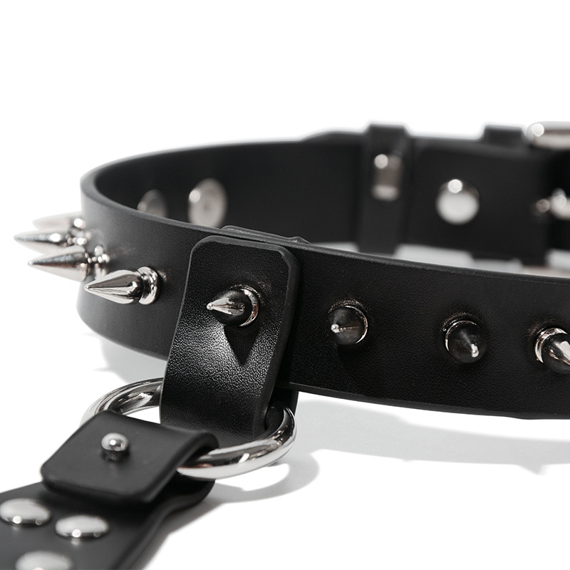 rivet leather collar